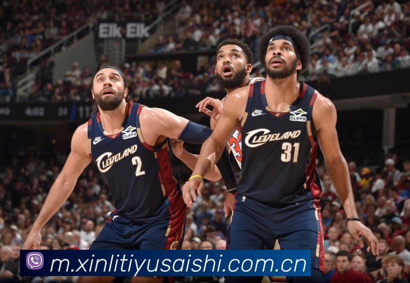 米切尔盛赞哈登为名人堂级别球员称其陪伴是最重要的支持赛场复盘-深度解析 米切尔盛赞哈登为名人堂级别球员称其陪伴是最重要的支持赛场复盘-深度解析